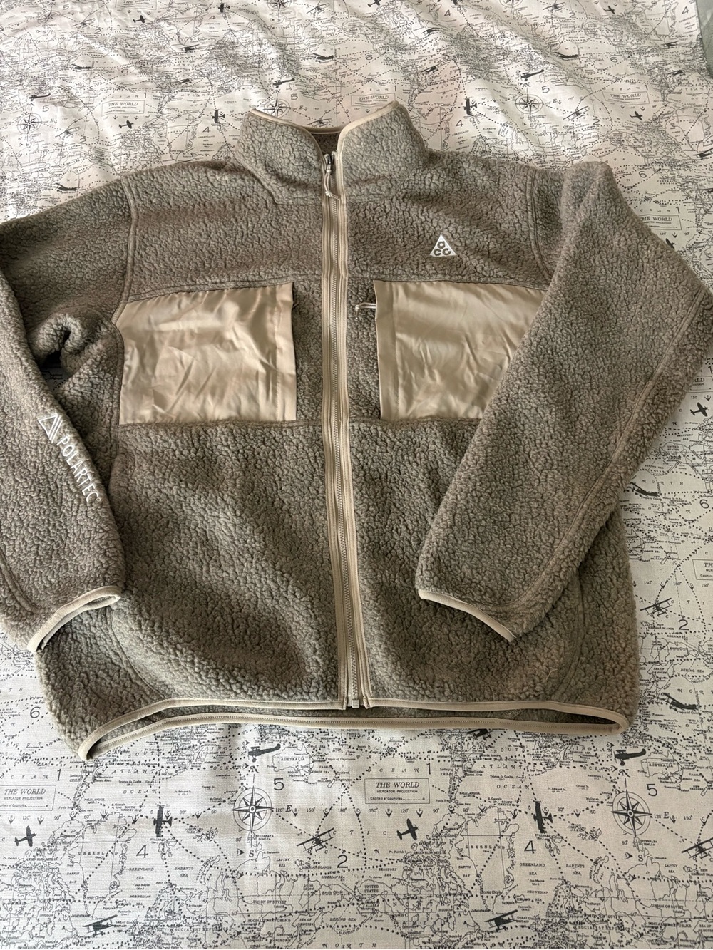 Nike ACG Olive Green Sherpa Fleece Jacket with Tan Pockets